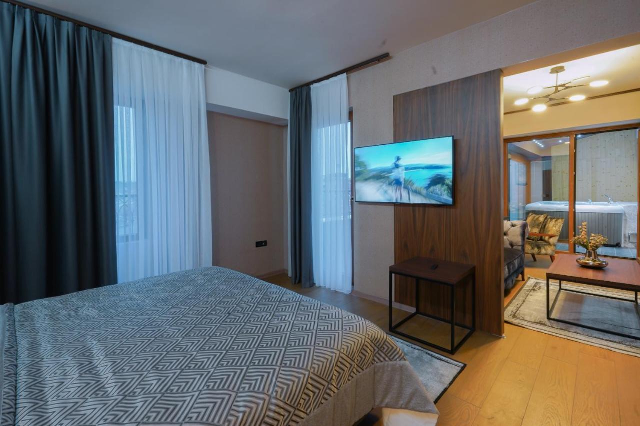 ブシ リゾート&スパ スコピエ エクステリア 写真 A bedroom in a hotel