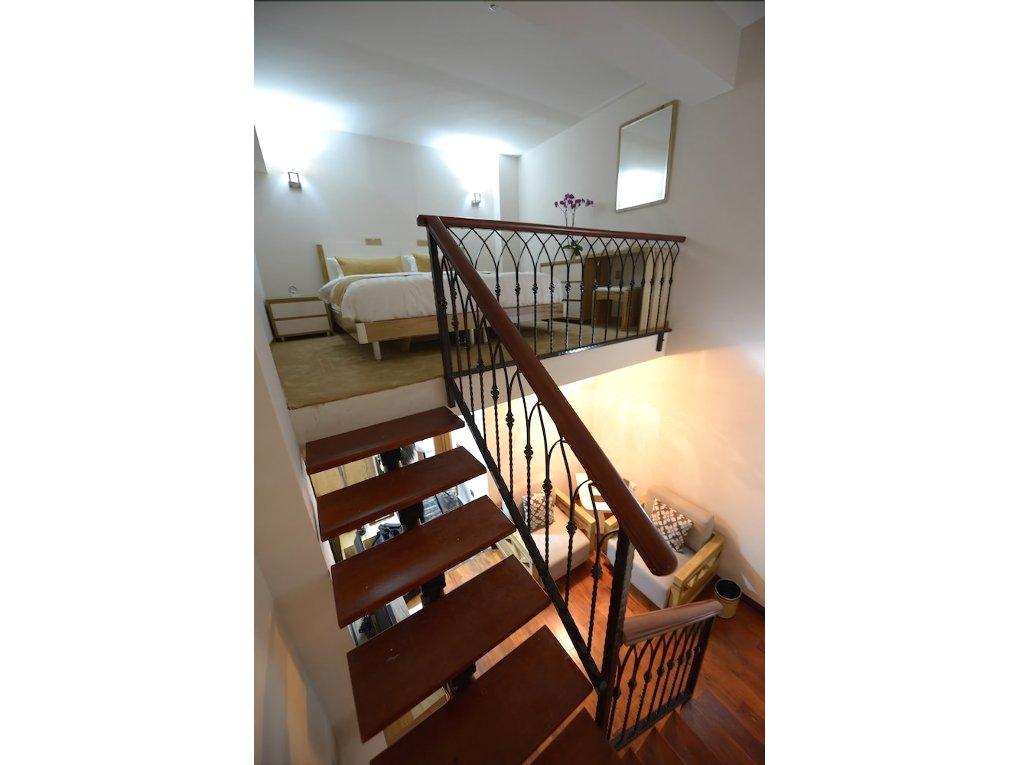 ブシ リゾート&スパ スコピエ エクステリア 写真 A staircase in a house