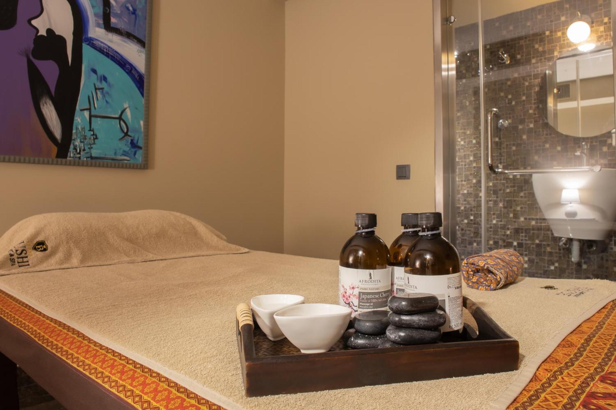 ブシ リゾート&スパ スコピエ エクステリア 写真 A massage room at a spa