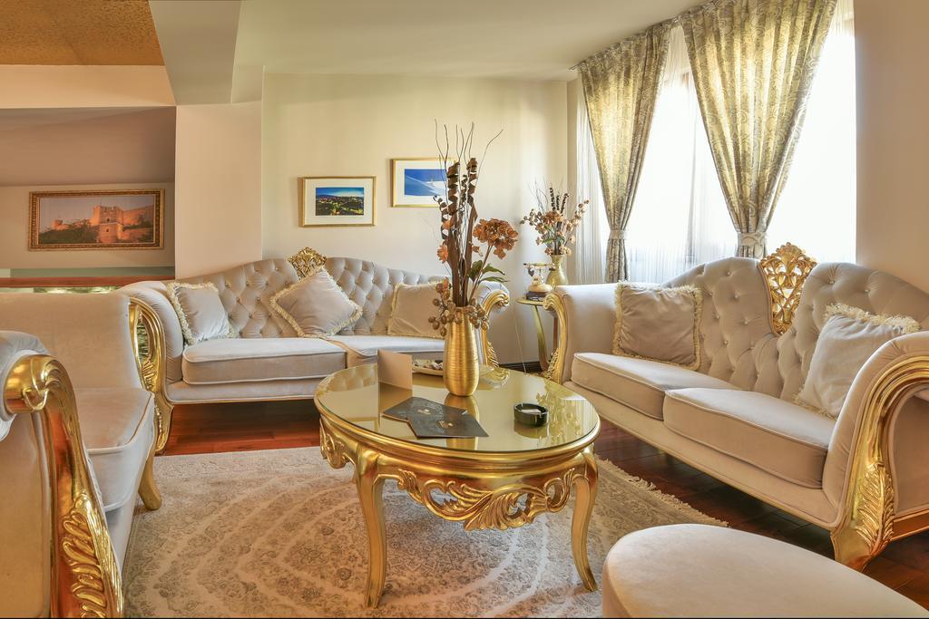ブシ リゾート&スパ スコピエ エクステリア 写真 A living room