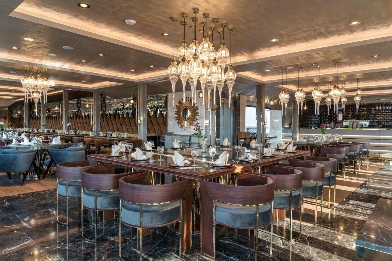 ブシ リゾート&スパ スコピエ エクステリア 写真 The restaurant on board